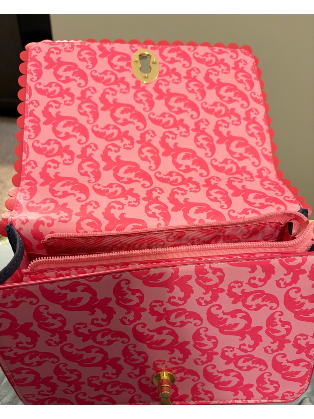 Vendula London “Take Me to London” Big Ben Embroidered Pink Collectible Handbag - Picture 4 of 5